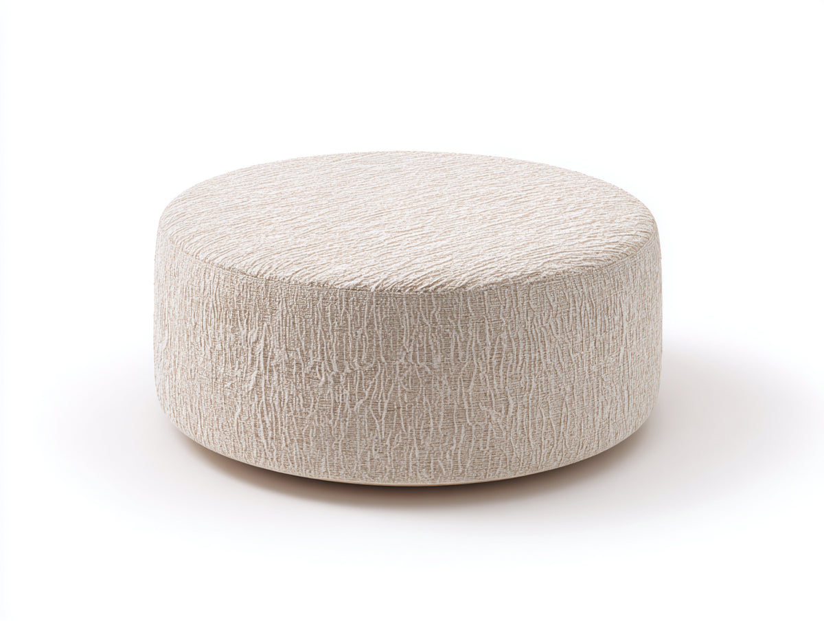 Tabouret bas 68×68×36 cm - tissu crème sable - relief froissé et base pleine pour chambre à coucher